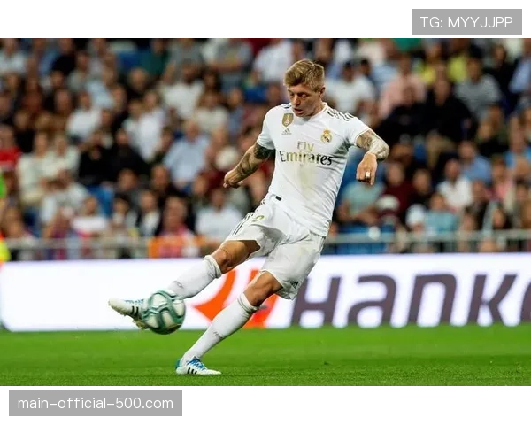 法兰克福左路进攻通道活跃 巴霍亚传球成功率85%盘活进攻